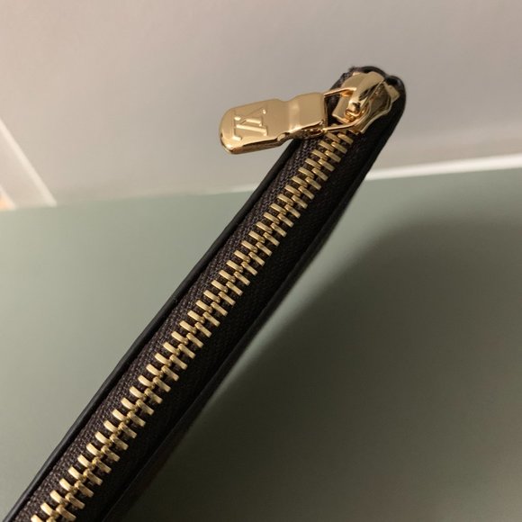 Louis Vuitton Key Pouch - Picture 3 of 7